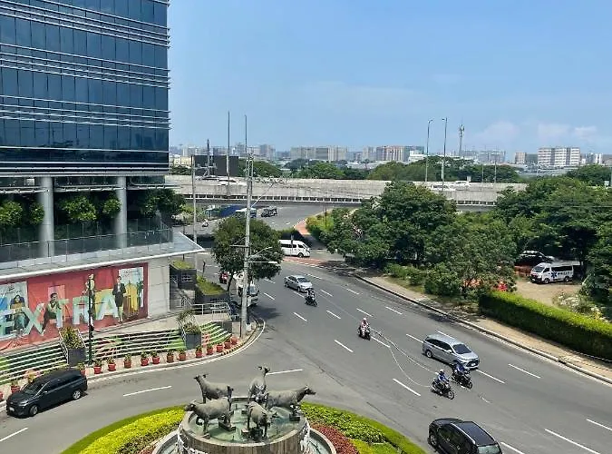 Apartment 150 Newport Boulevard, Near Terminal3 Airport